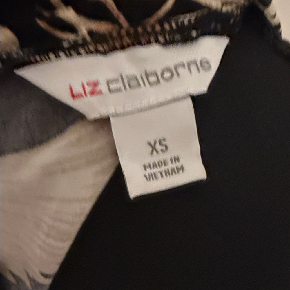 Liz Claiborne Floral Black and Cream Women's Top - Picture 7 of 7